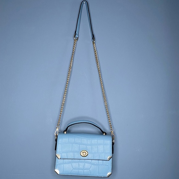 2-in-1 Blue Detachable Cross-Body Purse with Gold Chain/details | Red Interior - Picture 3 of 17